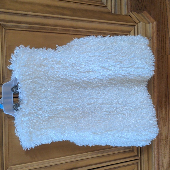 NWOT Cal Style Size S Off White Shaggy Faux Sheep Vest Lined Runs Large - Picture 2 of 7